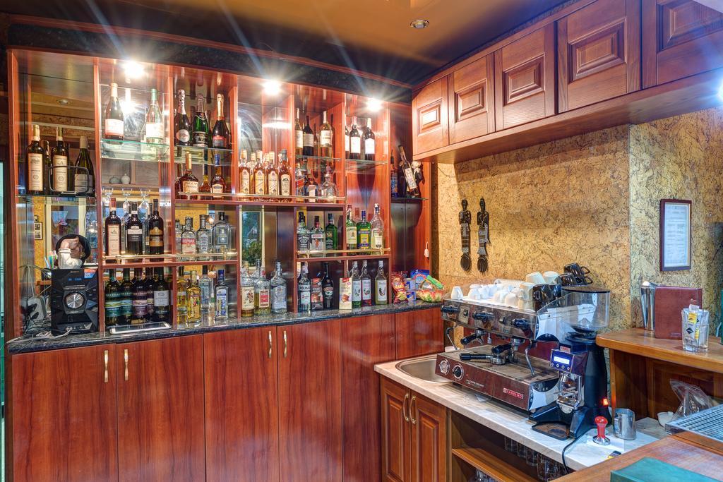 Aleksandria Hotel Киев Екстериор снимка