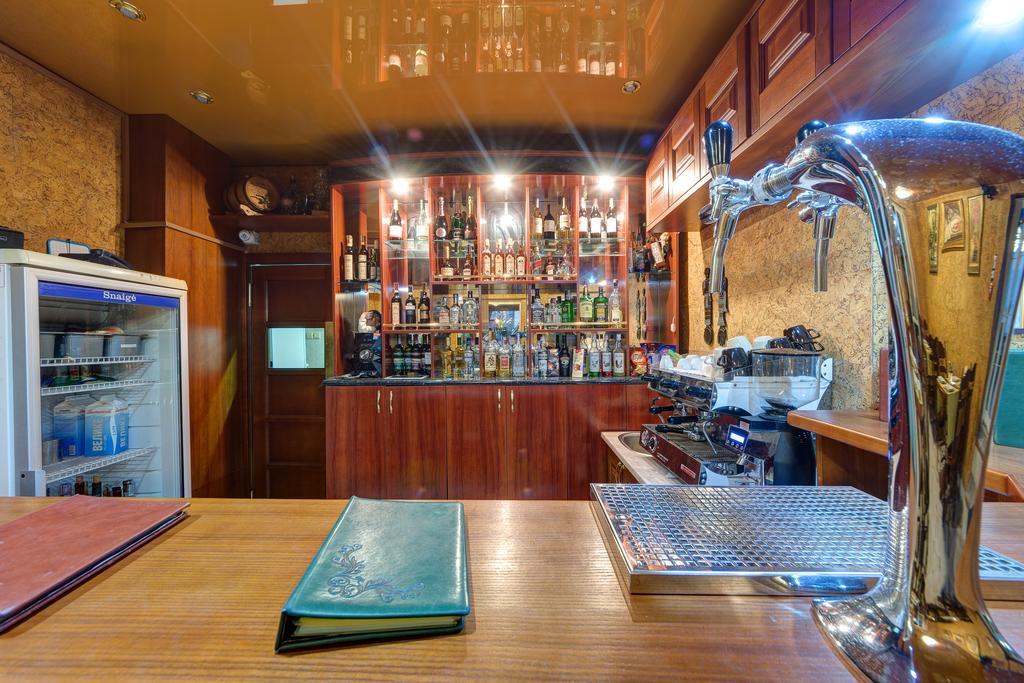 Aleksandria Hotel Киев Екстериор снимка